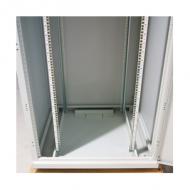 Symbolbild: 19" Netzwerkschrank, Innenansicht