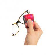 Symbolbild: zeigt das Produkt bei der Reinigung einer Brille