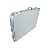 Campingtisch, zusammengeklappt